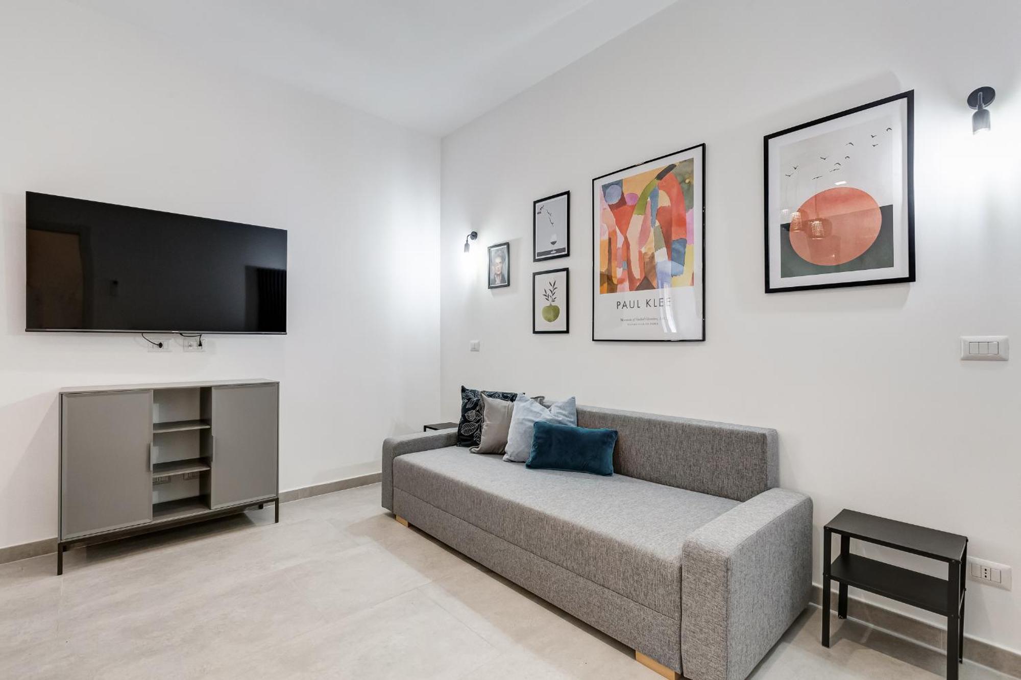 Bdc - Empire, Noble 3-bdr Apartment